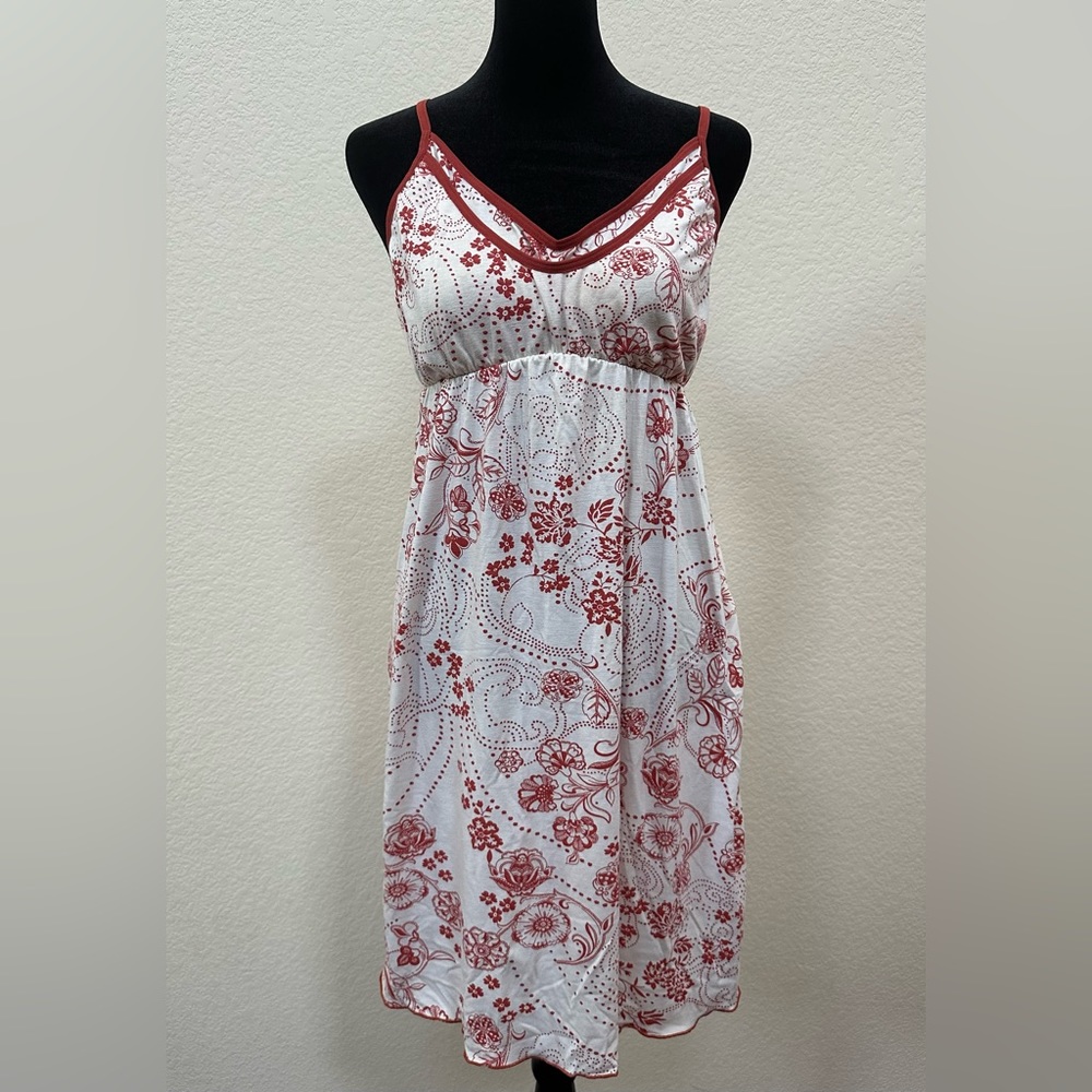 🌟HOST PICK 🌟 JW Maternity | Nursing Chemise | Size M | Ivory, red